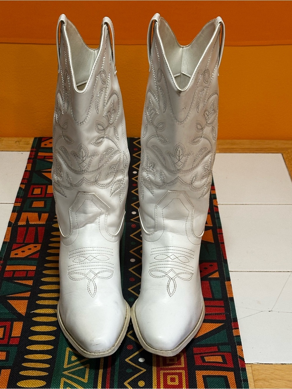 ILV White Embroidered Western Heeled Boots
